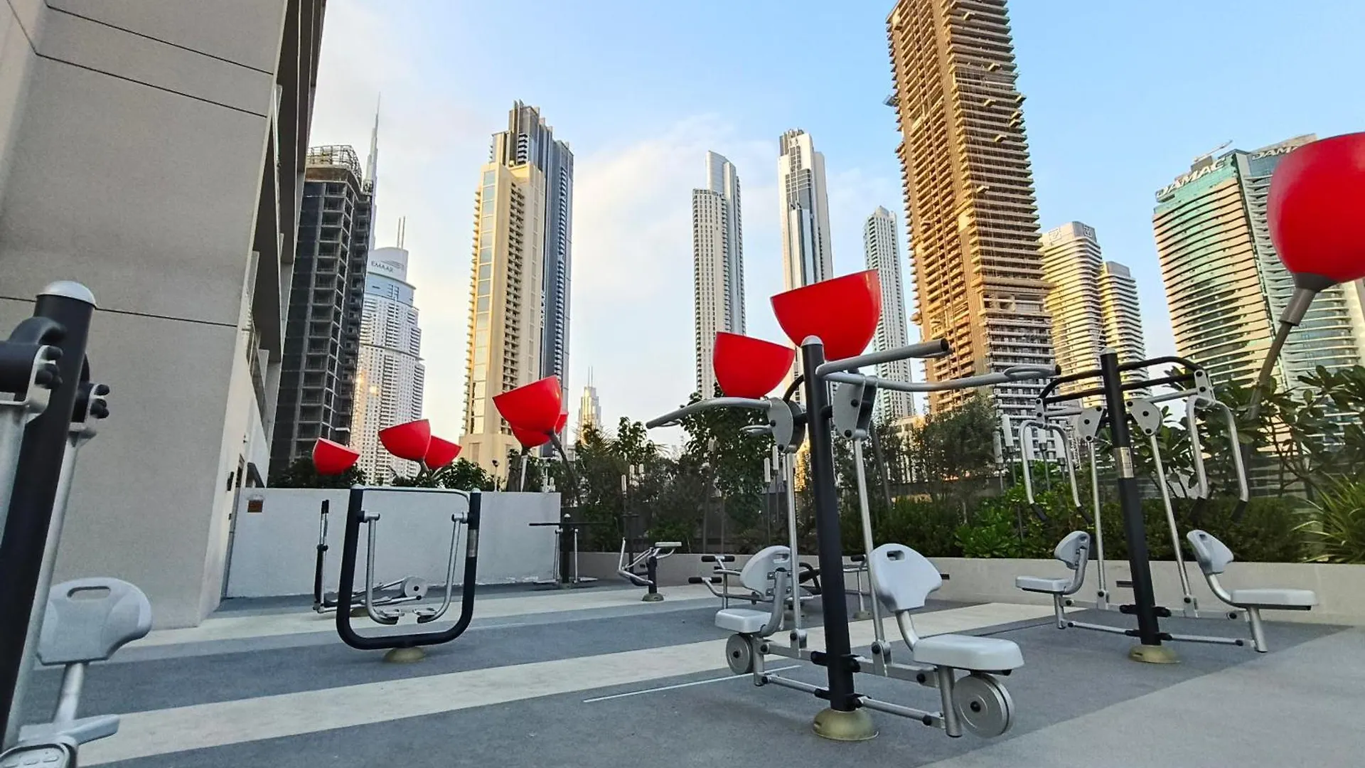 Chic 2Br Near Dubai Mall & Burj L Canal & City View I 5 Pax Apartment