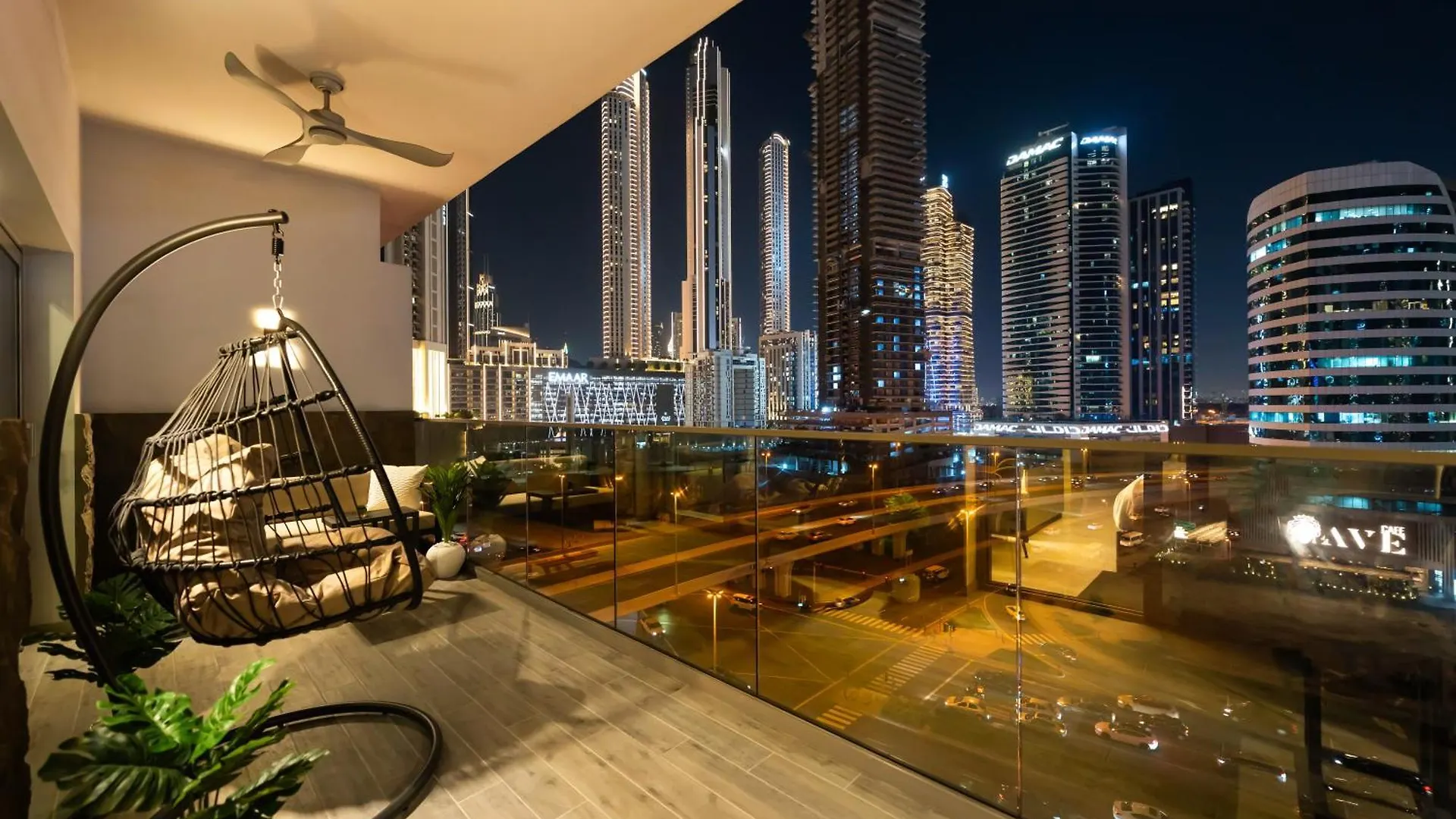 Apartment Chic 2Br Near Dubai Mall & Burj L Canal & City View I 5 Pax